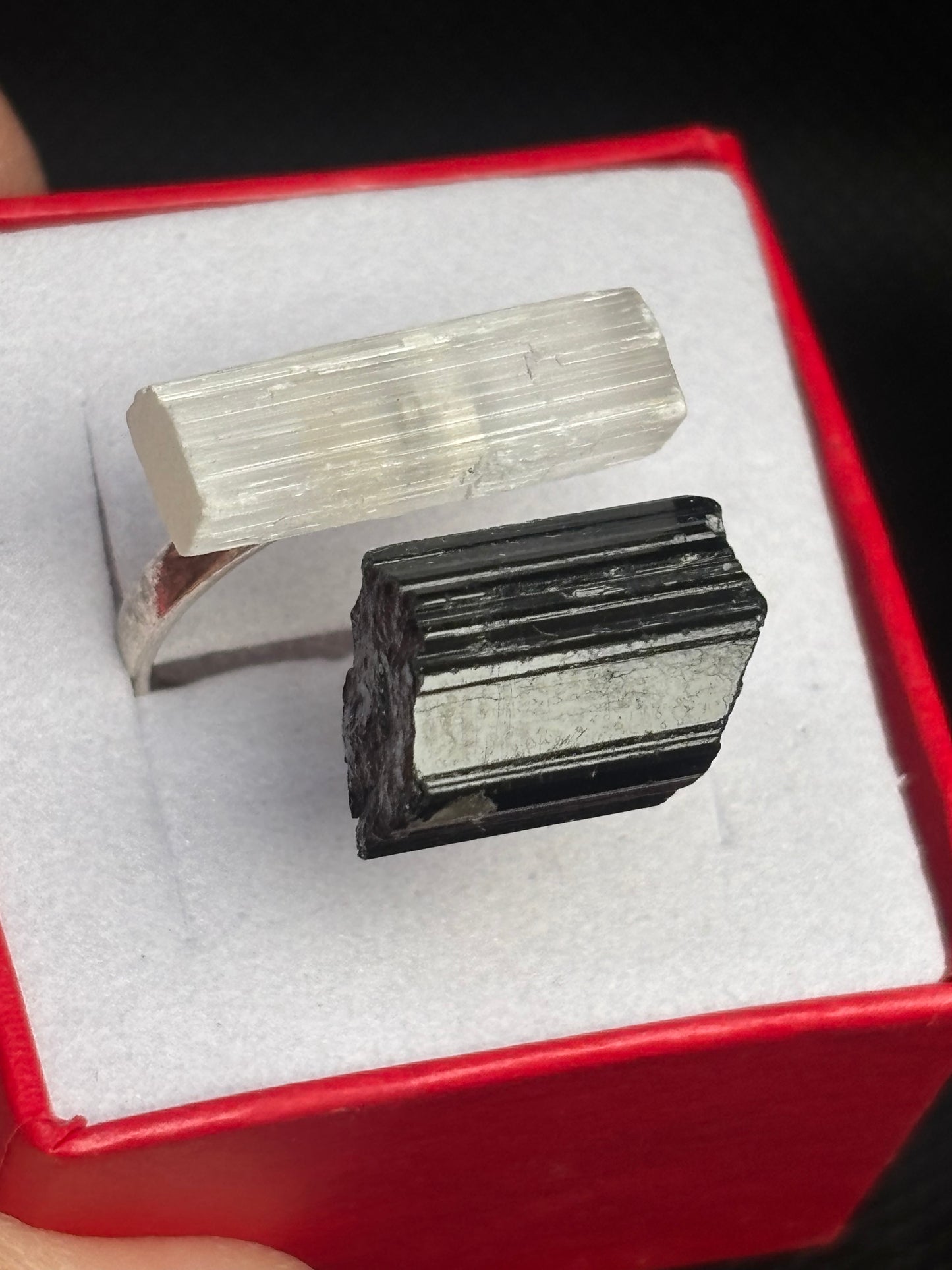 Ring mit Selenit und Schwarzen Turmalin