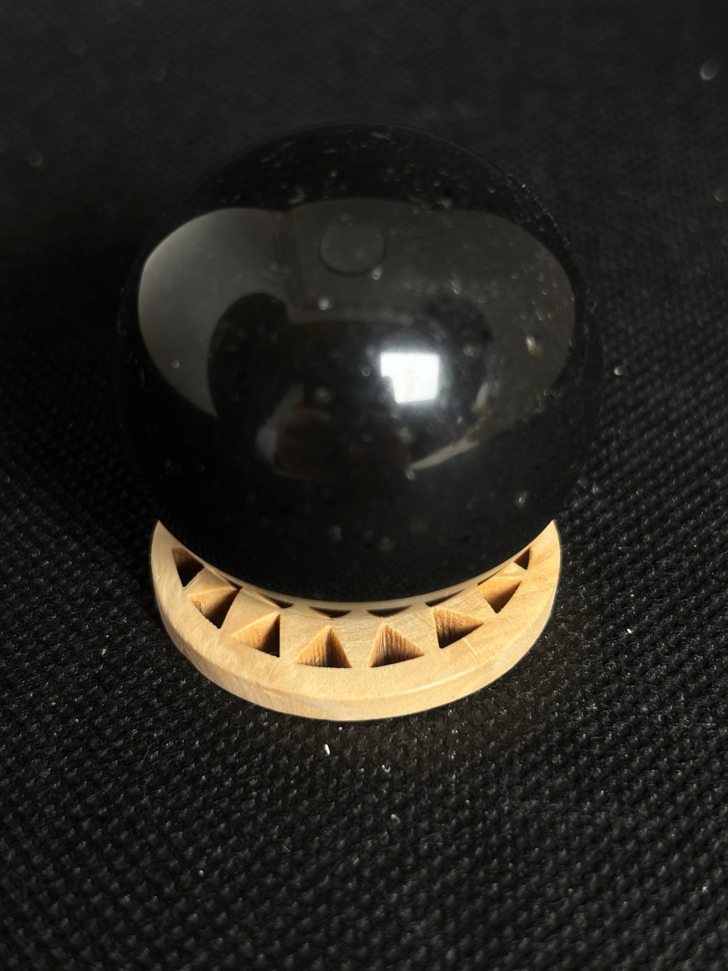 Schwarzer Turmalin Kugel