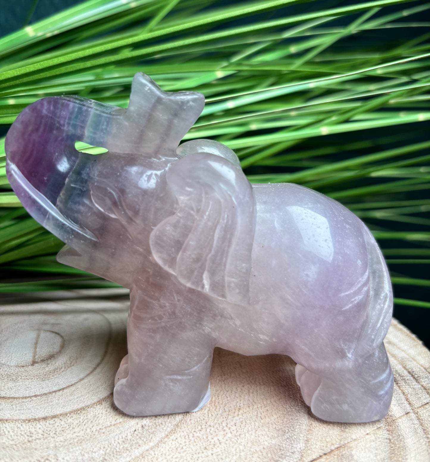 Fluorit Elefant 10,4 cm - Handgeschnitzt mit Farbverlauf