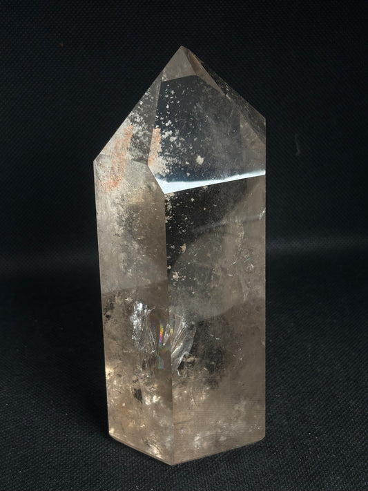 Rauchqaurz Turm mit Einschlüssen