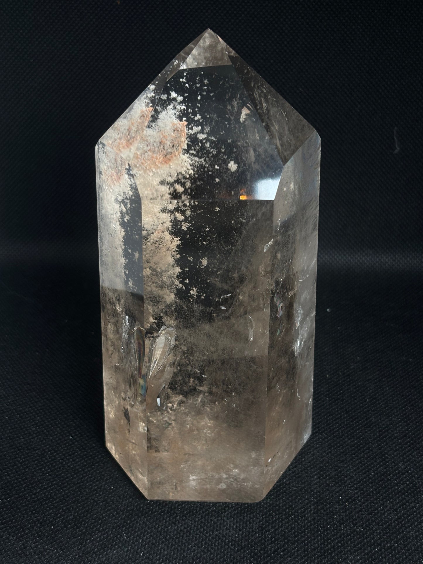 Rauchqaurz Turm mit Einschlüssen