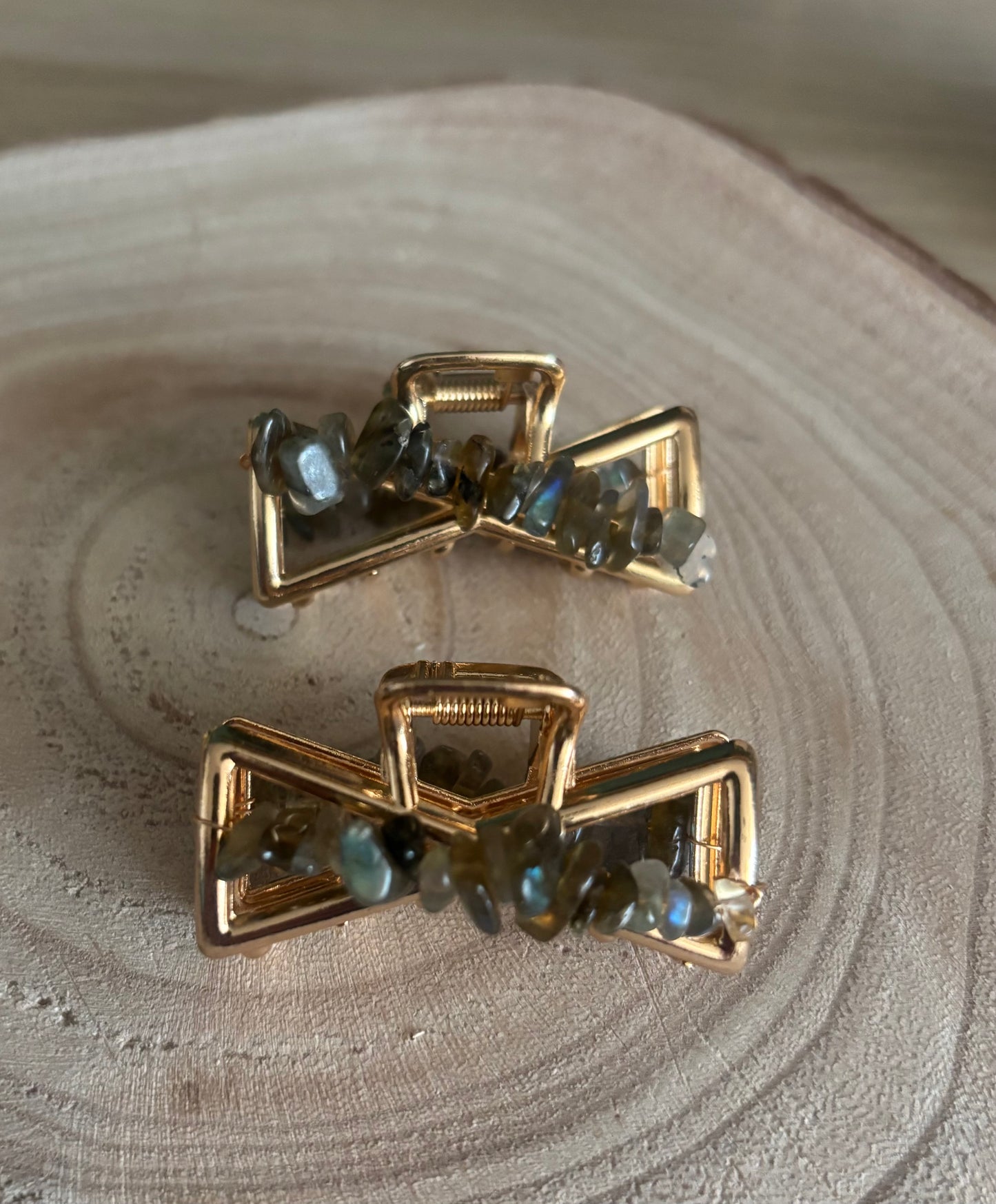 Haarspangen mit Edelsteinen