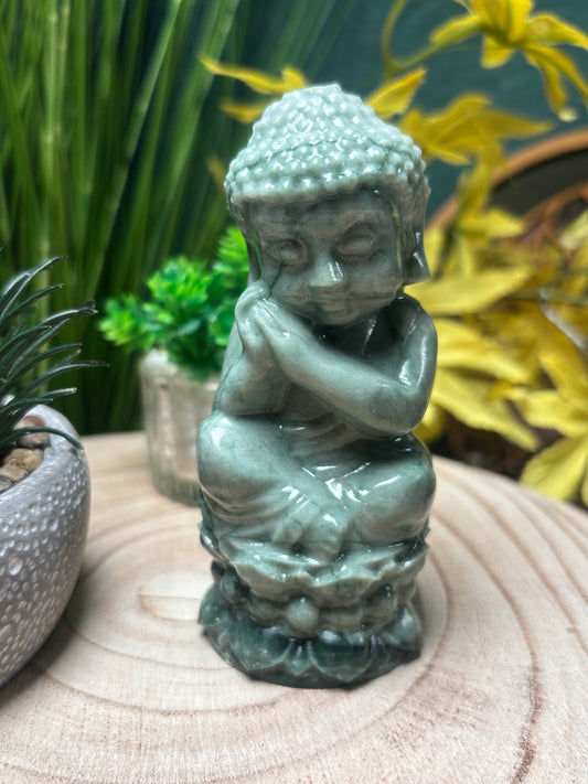 Buddha Verschiedene Edelsteine