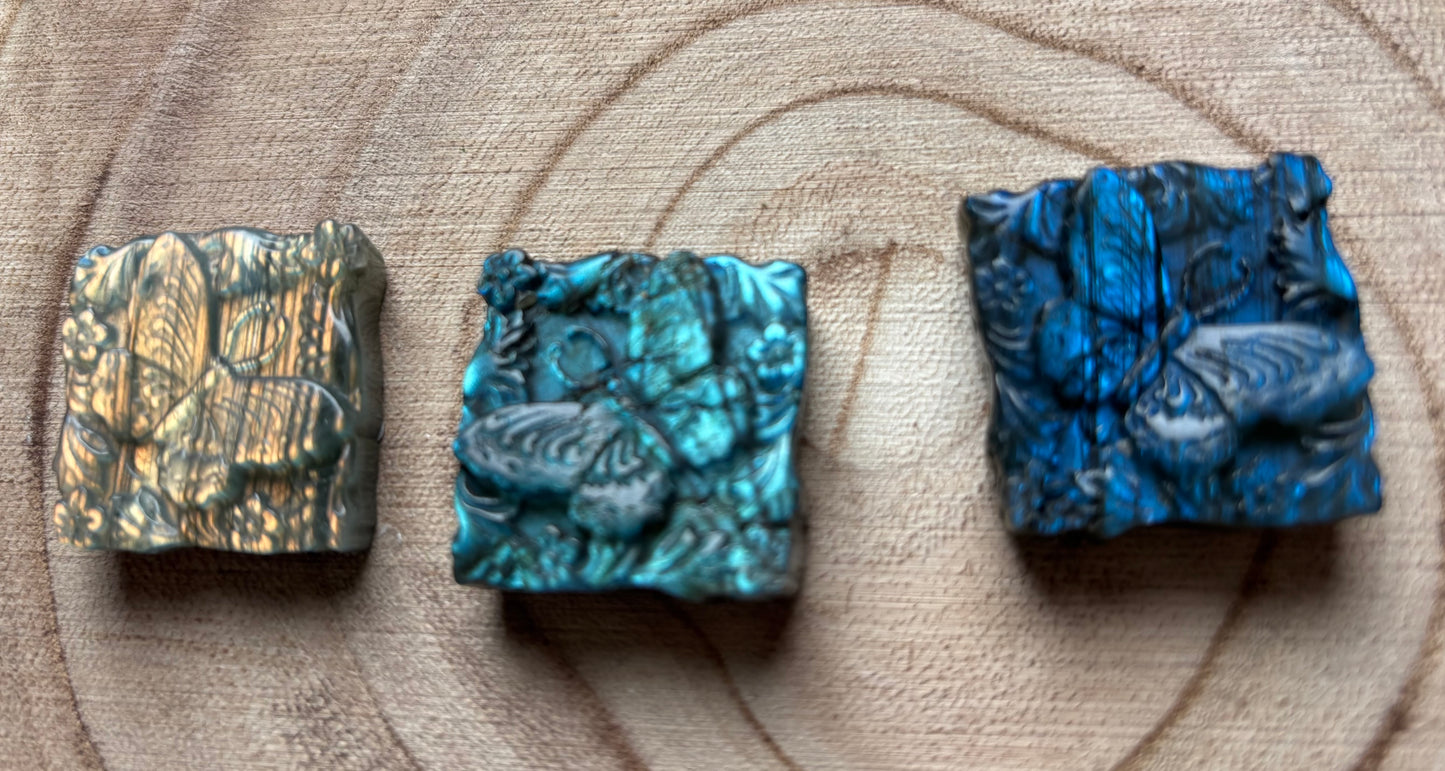 Labradorit Carving Schmetterling