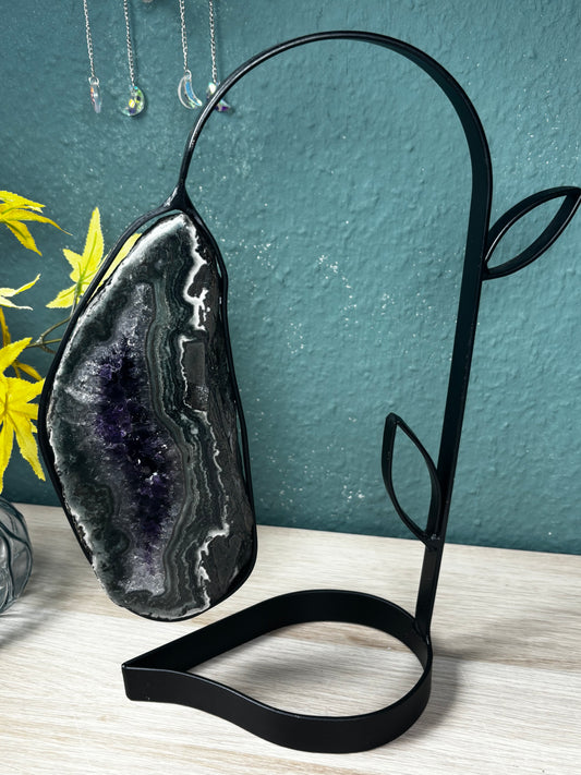 Statement Amethyst-Achat-Scheibe auf Blüten-Metallstand - Brasilien