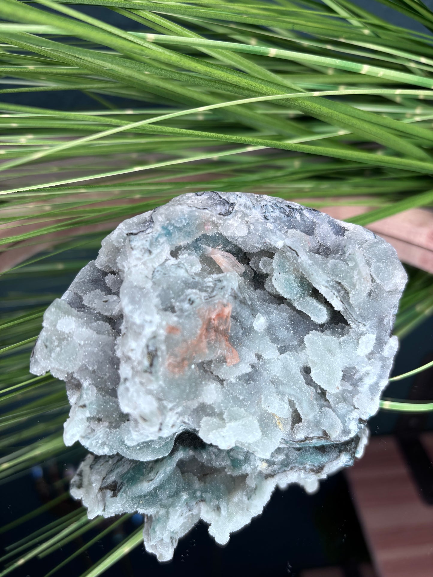 Sphalerit grau mit Apophyllit Rohstein