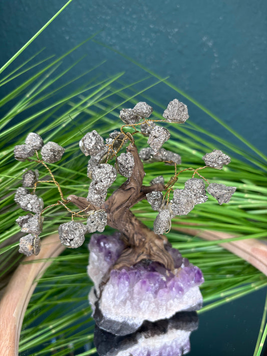 Pyrit Baum auf ein Amethyst Cluster