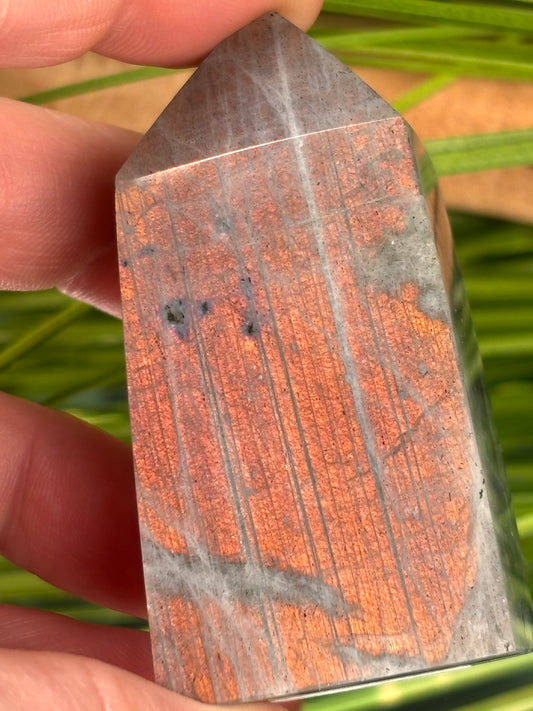 Labradorit Türme Orange-Pink-Gelb Töne