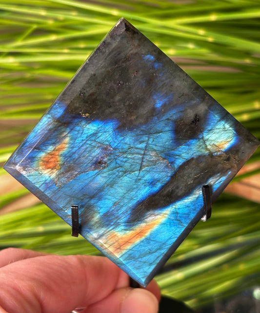 Labradorit Raute mit Stand