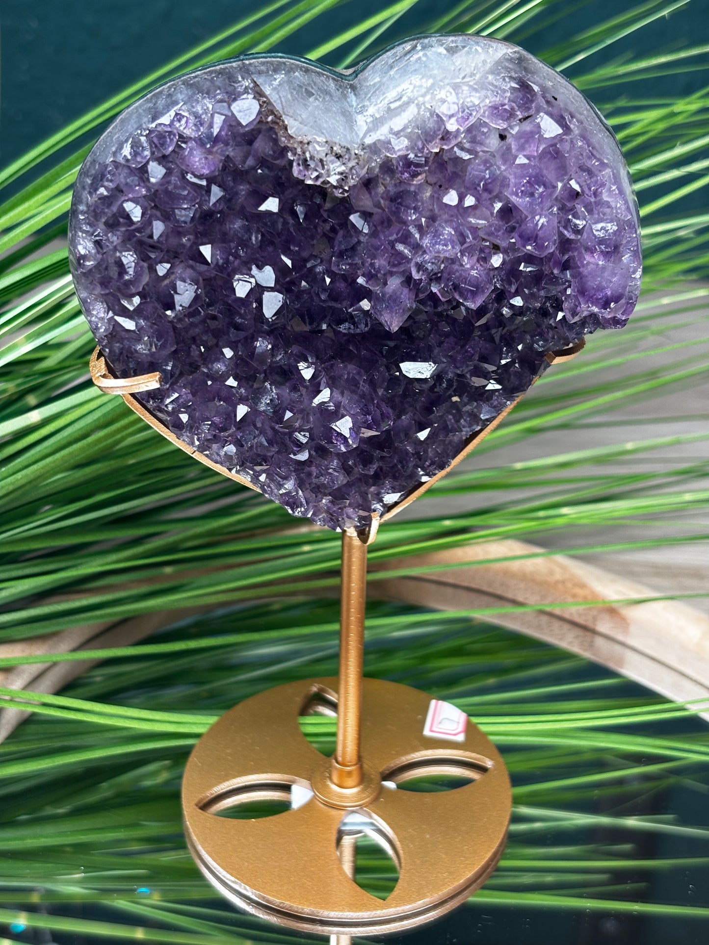 Amethyst-Achat Herz Cluster im goldenen Stand – 18,8 cm