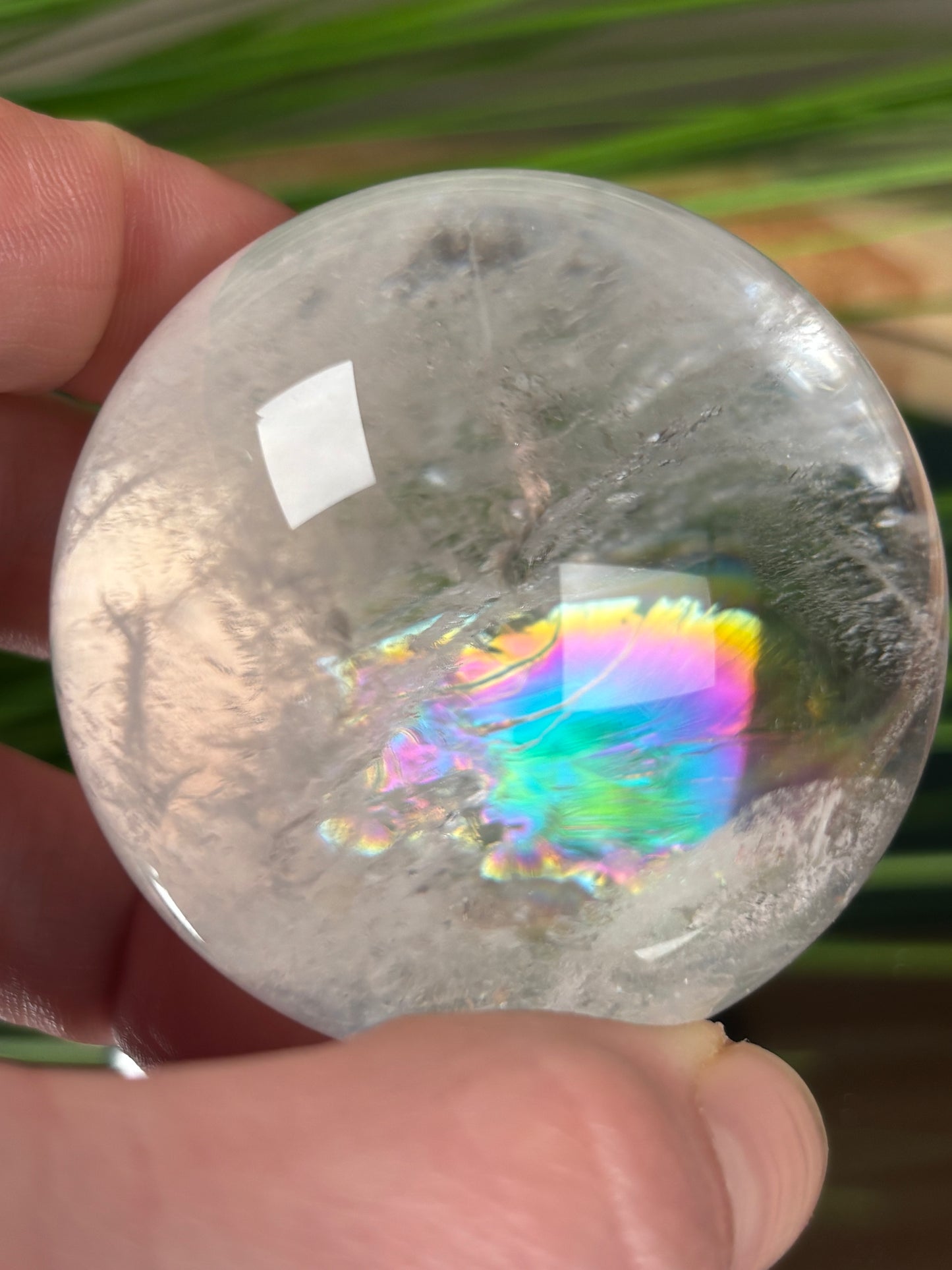Bergkristall Kugel mit Regenbogen