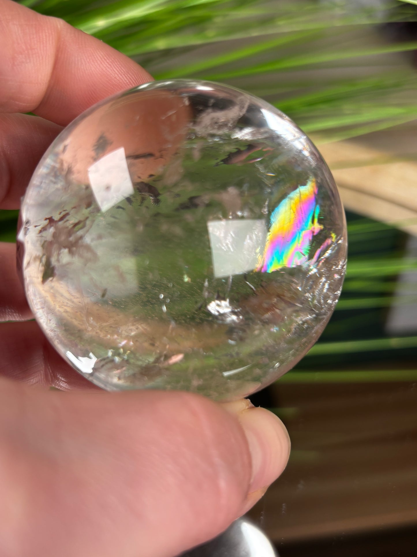 Bergkristall Kugel mit Regenbogen