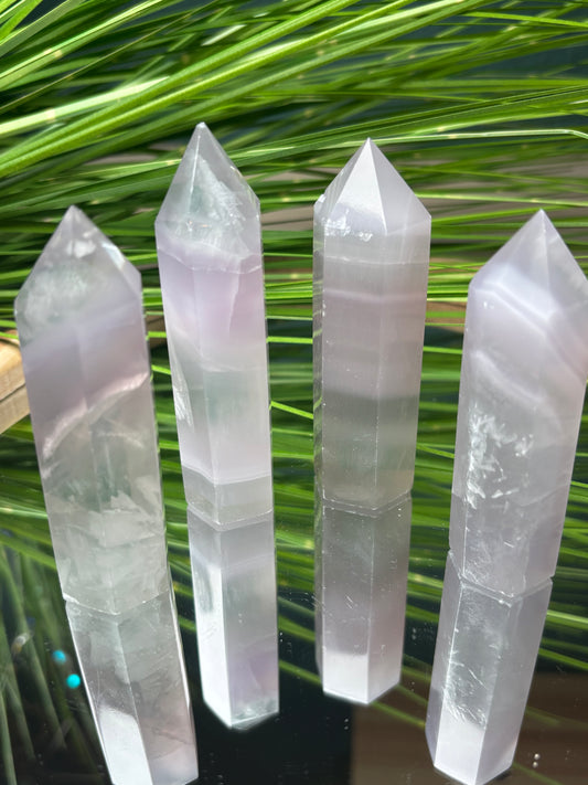 Lavendel Fluorit Turm Verschiedene Größen