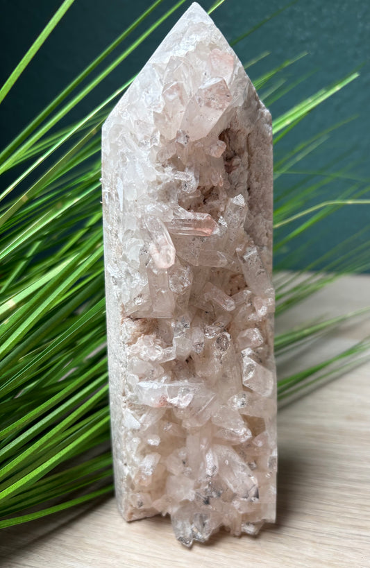 Pink Lithium Turm Cluster  mit Qaurz - Naturbelassen 19 cm