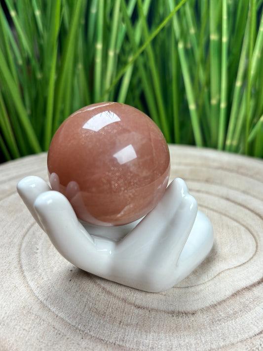 Handförmige Keramik Halterung für kleine Kugeln – Weiß