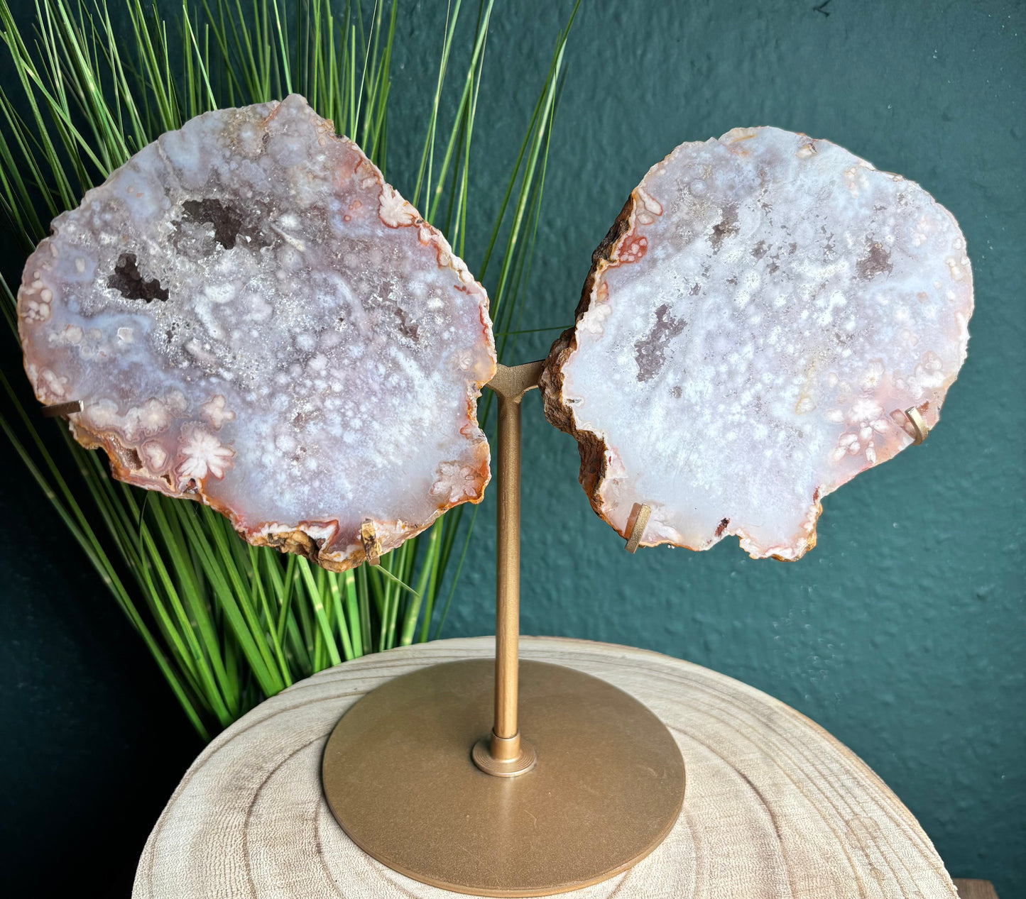 Pink Amethyst mit Blumenachat  Scheiben auf Gold Stand