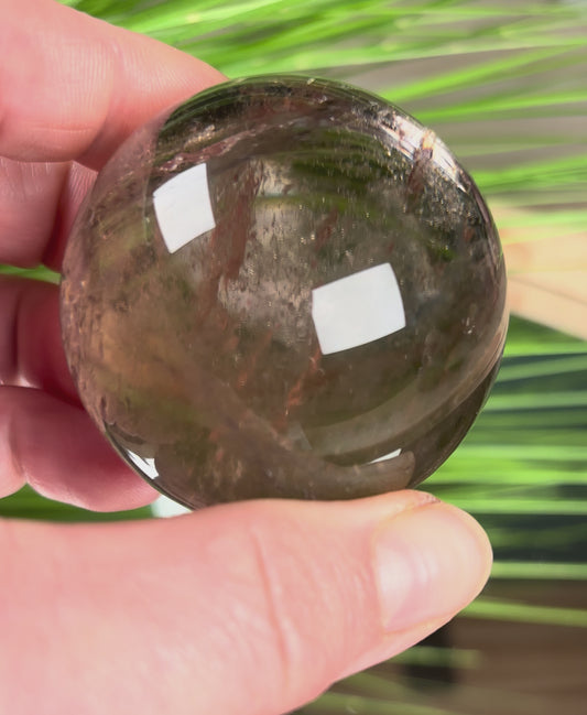 Rauchquarz Kugel – 5,46 cm Durchmesser
