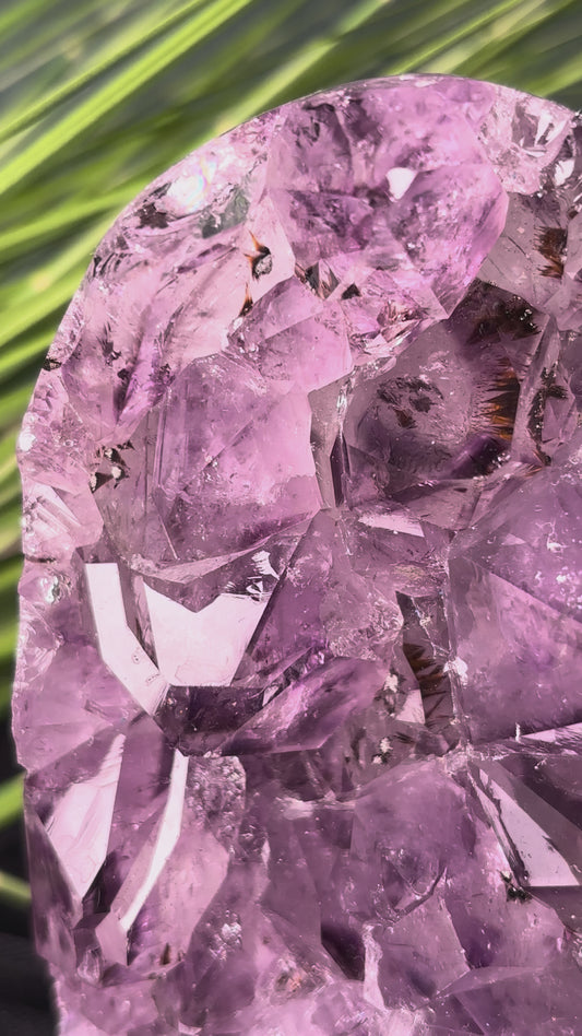 Amethyst Rohstück mit Spitzen aus Brasilien – 2320g mit Regenbögen