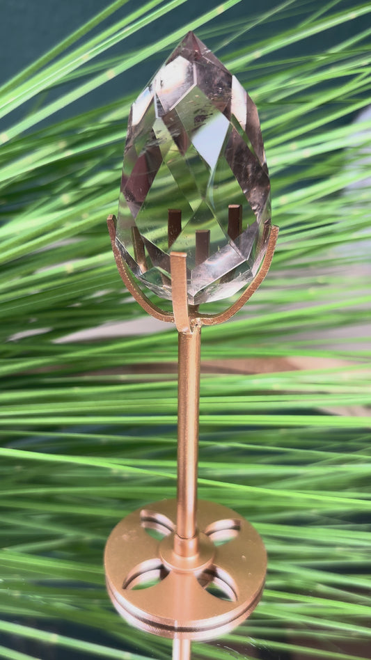 Rauchquarz Tropfen facettiert mit goldenem Stand – 14,7 cm